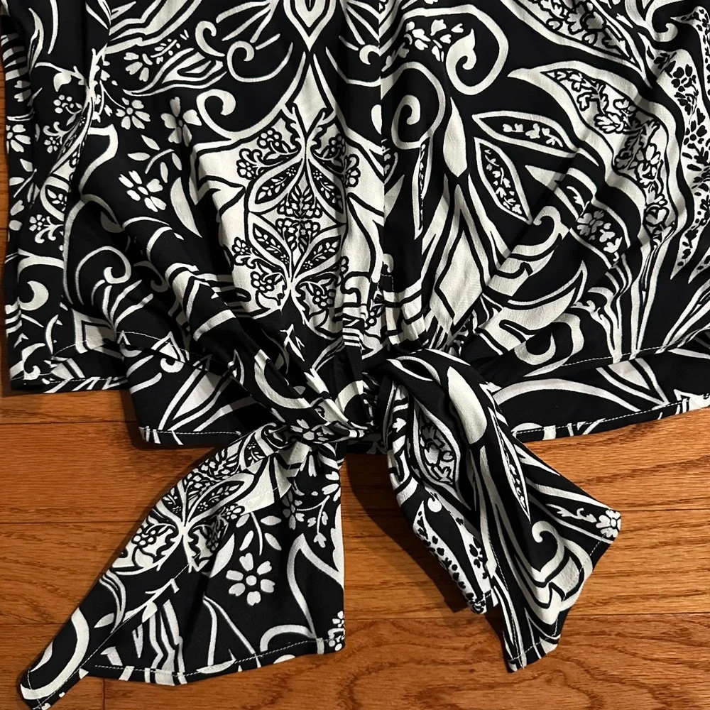 Black and White two piece pants and top set - Picture 3 of 6